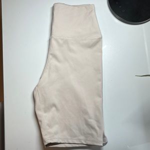 Garage Beige 7” Biker Shorts